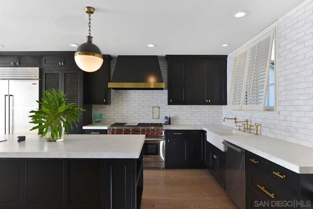 6028 Folsom, La Jolla, CA 92037