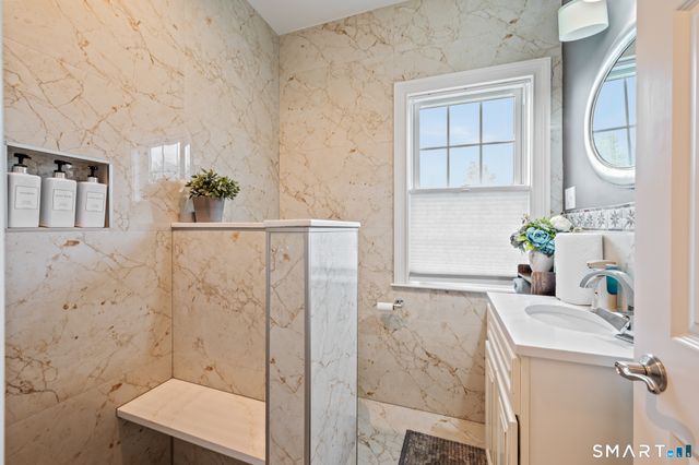 180 Weathervane Drive, New Milford, CT 06776
