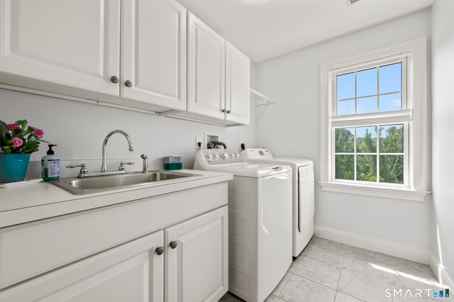 180 Weathervane Drive, New Milford, CT 06776