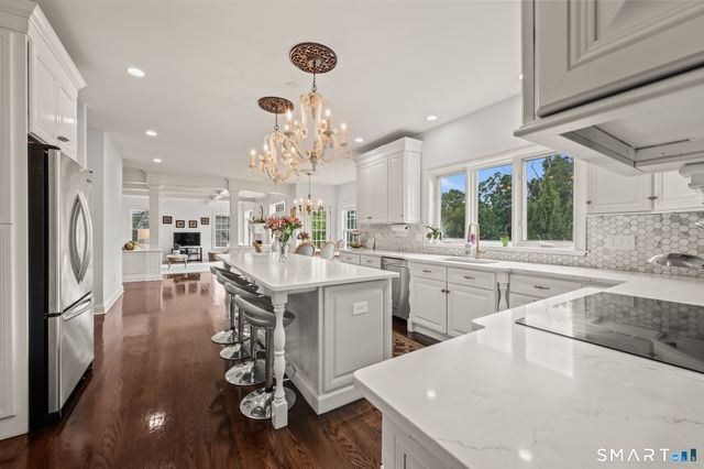 180 Weathervane Drive, New Milford, CT 06776