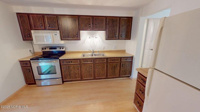 2175 Longport Drive, Maumee, OH 43537