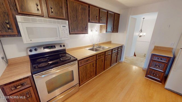 2175 Longport Drive, Maumee, OH 43537