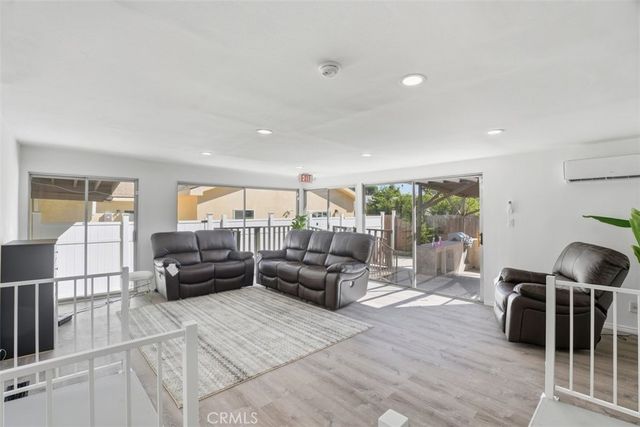 7958 Tampa, Reseda, CA 91335