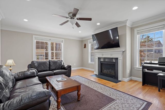 12 Gabriel Lane 12, Acton, MA 01720