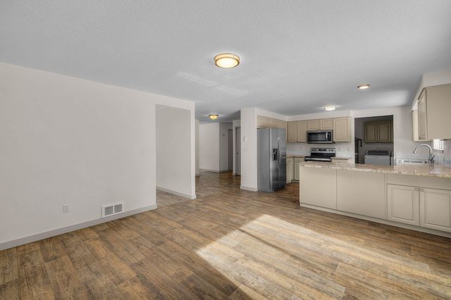 16053 Snowberry Lane, La Pine, OR 97739