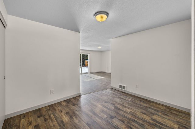 16053 Snowberry Lane, La Pine, OR 97739