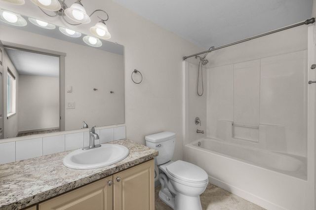 16053 Snowberry Lane, La Pine, OR 97739