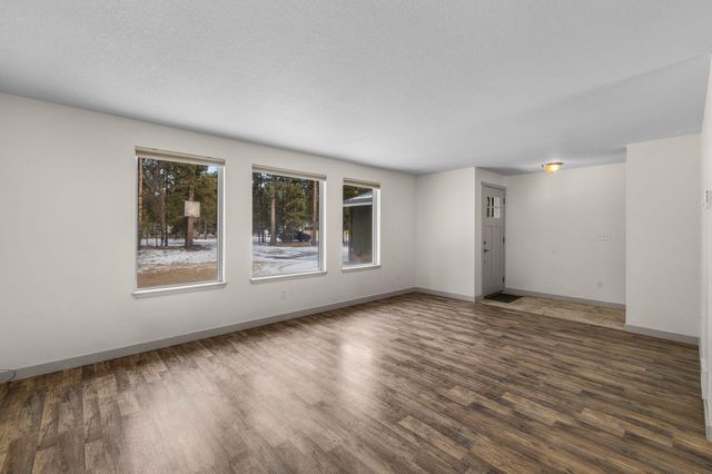 16053 Snowberry Lane, La Pine, OR 97739