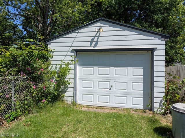 321 Filmore Avenue, Cuyahoga Falls, OH 44221