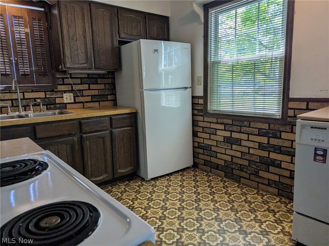 321 Filmore Avenue, Cuyahoga Falls, OH 44221