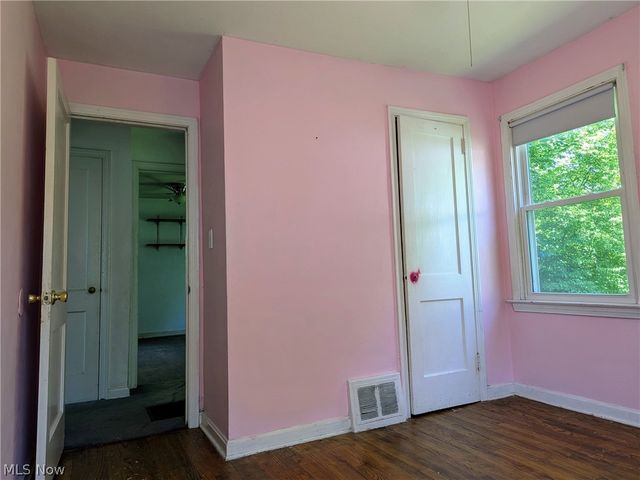 321 Filmore Avenue, Cuyahoga Falls, OH 44221
