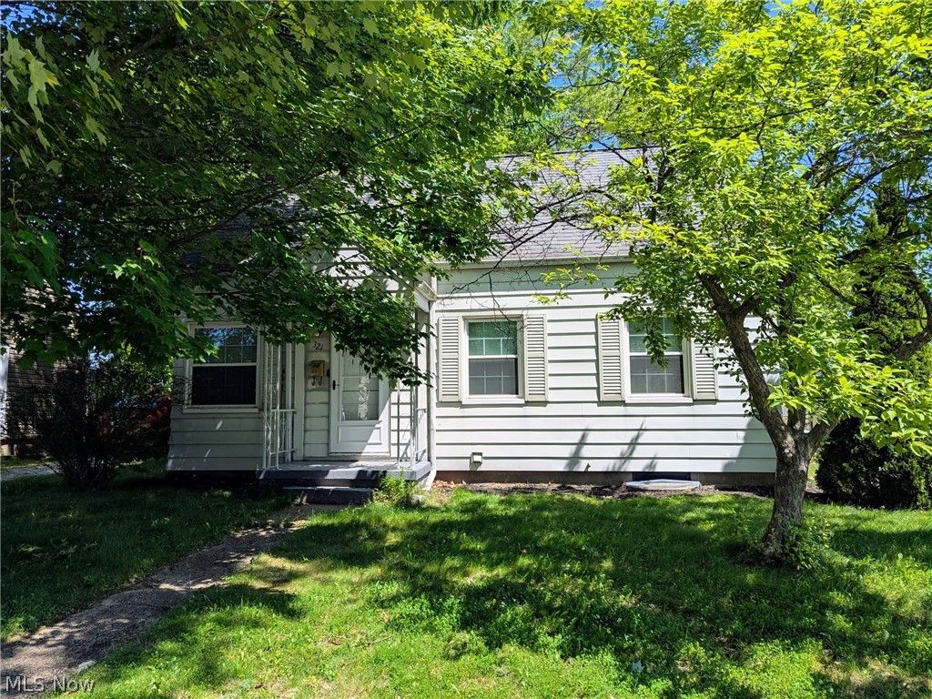321 Filmore Avenue, Cuyahoga Falls, OH 44221
