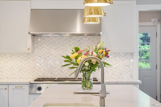 1676 Indian Valley Rd, Novato, CA 94947