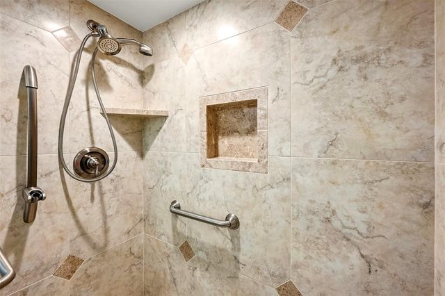 20 WHISPERING SANDS DRIVE 1102, Sarasota, FL 34242