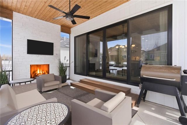 16908 Rosehill Street, Overland Park, KS 66221