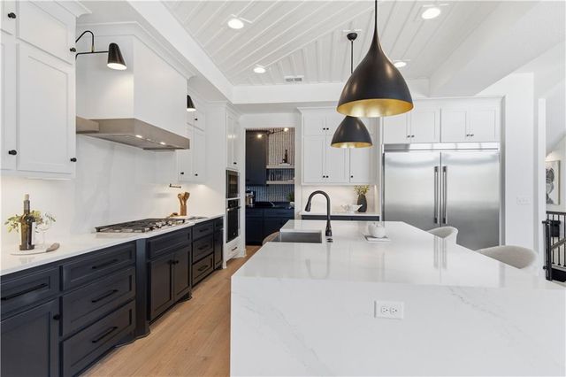 16908 Rosehill Street, Overland Park, KS 66221