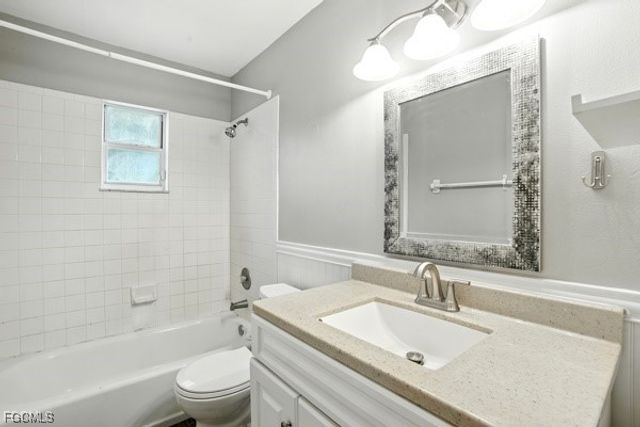 435 Trader RD, Fort Denaud, FL 33935