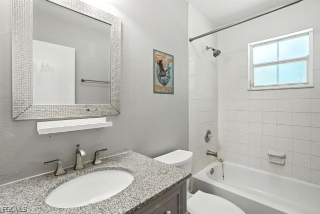 435 Trader RD, Fort Denaud, FL 33935