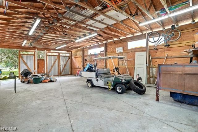 435 Trader RD, Fort Denaud, FL 33935