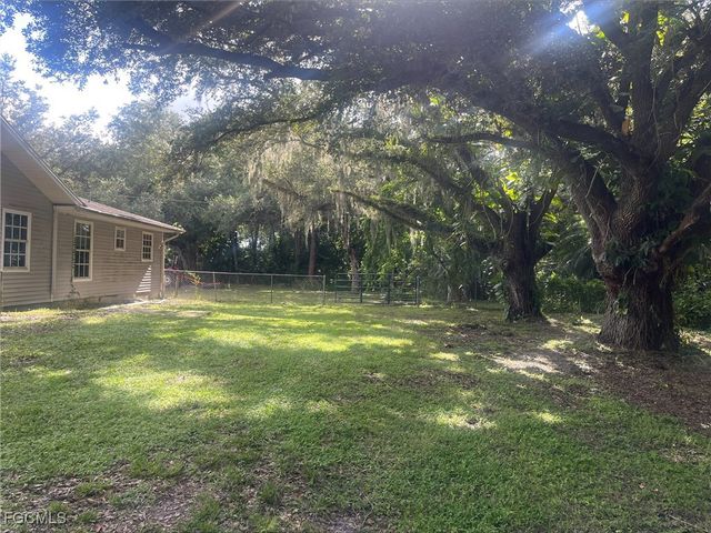 435 Trader RD, Fort Denaud, FL 33935