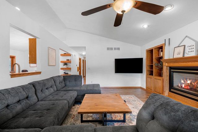 233 BURNING TREE COURT, Wrightstown, WI 54180