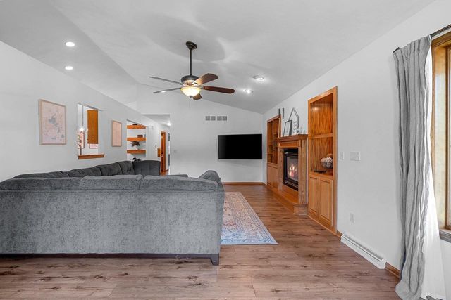 233 BURNING TREE COURT, Wrightstown, WI 54180