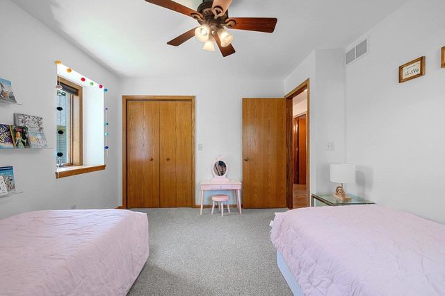 233 BURNING TREE COURT, Wrightstown, WI 54180