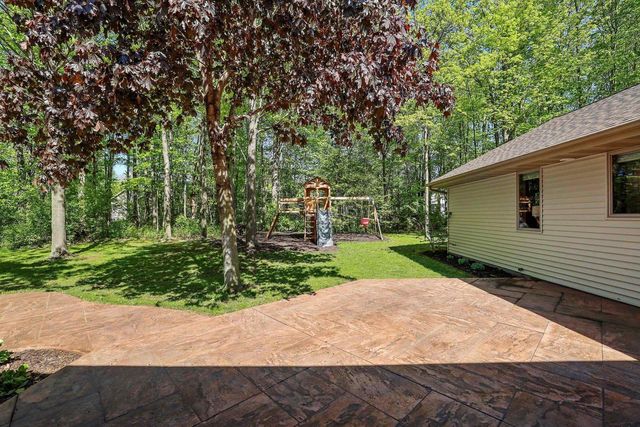 233 BURNING TREE COURT, Wrightstown, WI 54180
