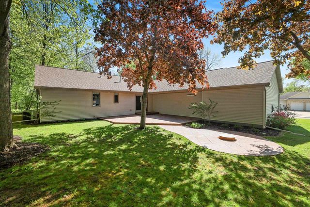 233 BURNING TREE COURT, Wrightstown, WI 54180