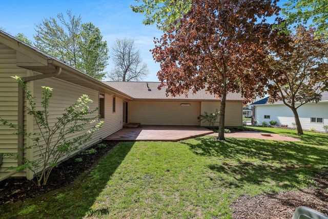 233 BURNING TREE COURT, Wrightstown, WI 54180