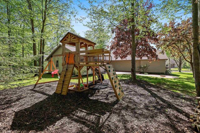 233 BURNING TREE COURT, Wrightstown, WI 54180