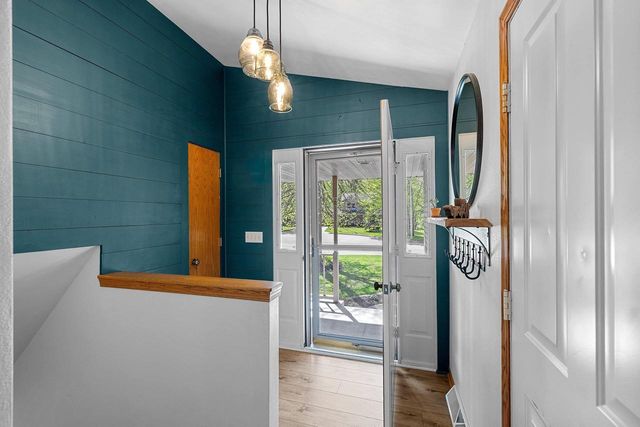 233 BURNING TREE COURT, Wrightstown, WI 54180