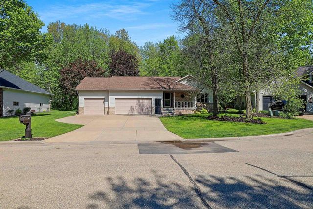 233 BURNING TREE COURT, Wrightstown, WI 54180