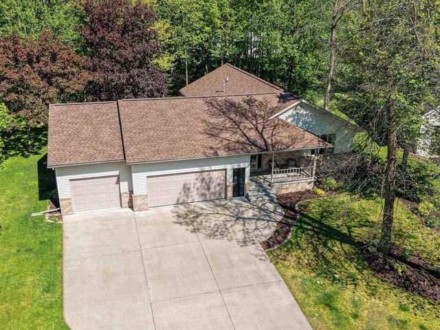 233 BURNING TREE COURT, Wrightstown, WI 54180