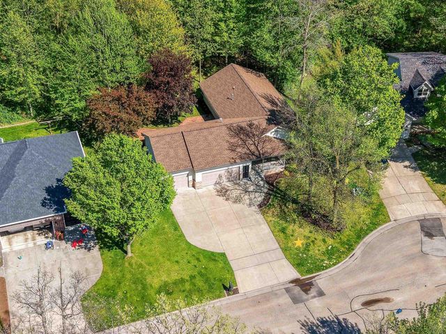 233 BURNING TREE COURT, Wrightstown, WI 54180