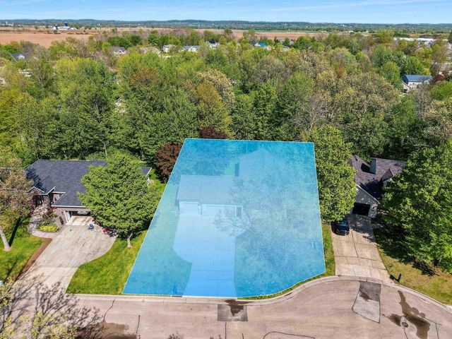 233 BURNING TREE COURT, Wrightstown, WI 54180