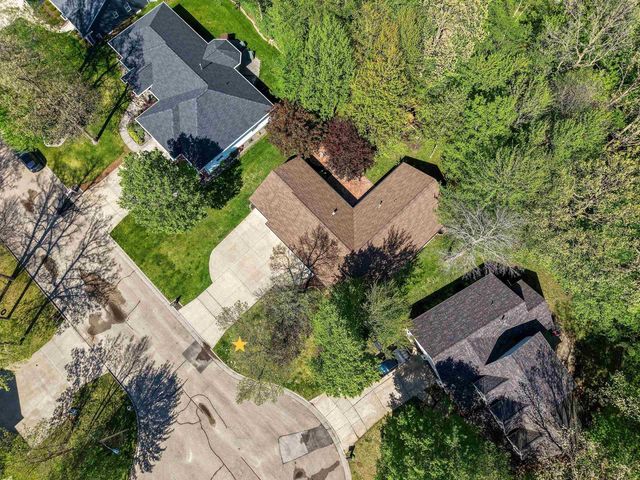 233 BURNING TREE COURT, Wrightstown, WI 54180