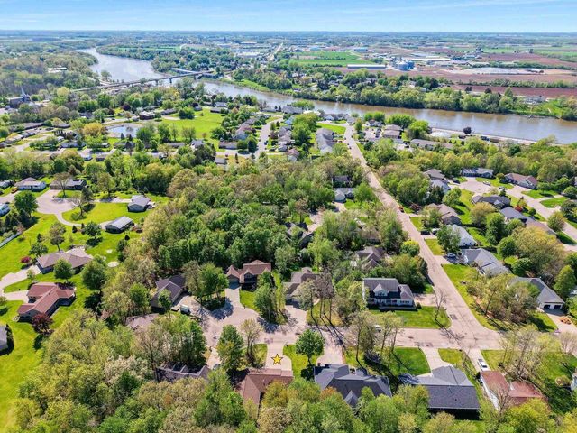 233 BURNING TREE COURT, Wrightstown, WI 54180