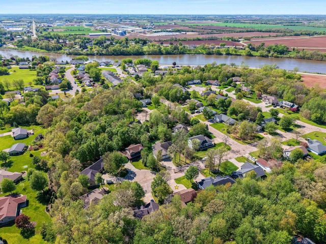 233 BURNING TREE COURT, Wrightstown, WI 54180