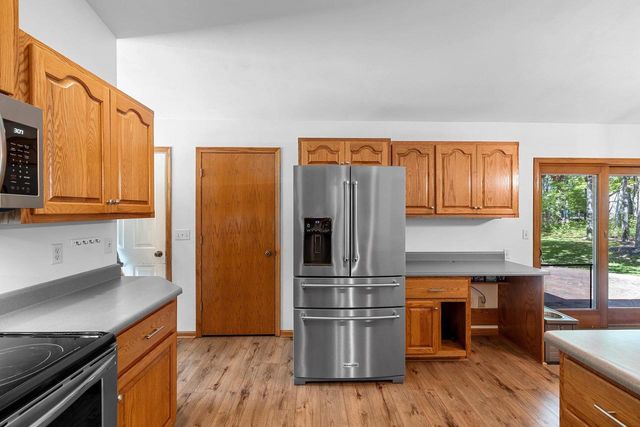 233 BURNING TREE COURT, Wrightstown, WI 54180