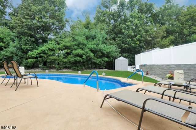 11 WINDING RIDGE ROAD, Jefferson Twp., NJ 07849