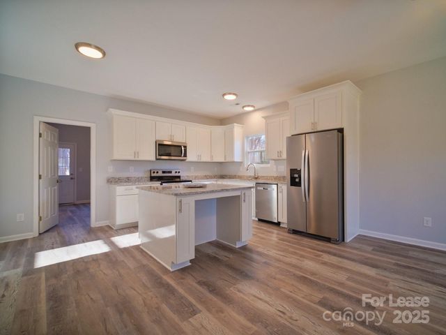 6162 Covecreek Drive, Charlotte, NC 28215