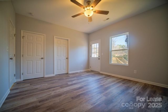 6162 Covecreek Drive, Charlotte, NC 28215