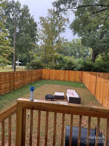 6162 Covecreek Drive, Charlotte, NC 28215