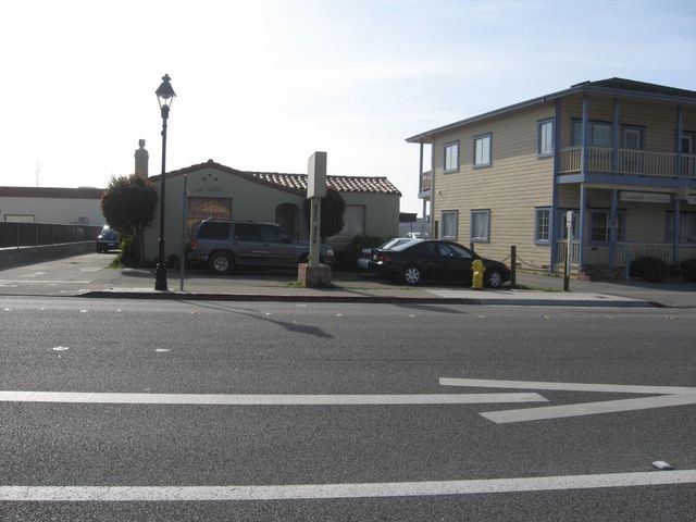 220 Main Street, Half Moon Bay, CA 94019