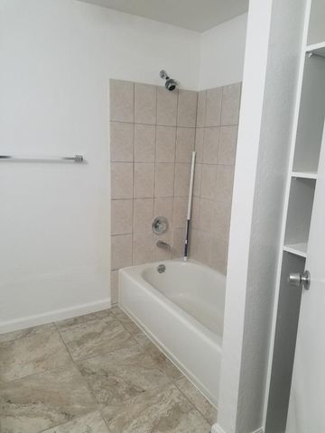 220 Main Street, Half Moon Bay, CA 94019