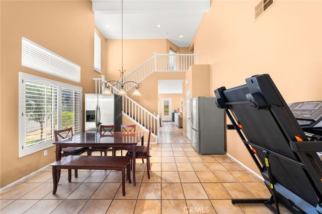 909 Heron Drive, Corona, CA 92879