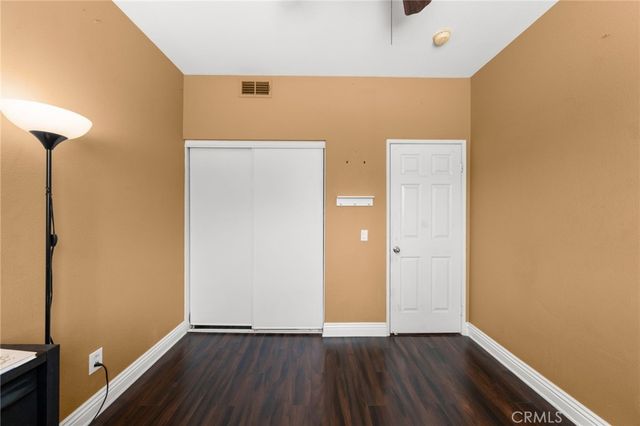 909 Heron Drive, Corona, CA 92879