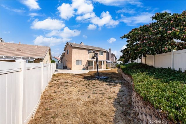 909 Heron Drive, Corona, CA 92879
