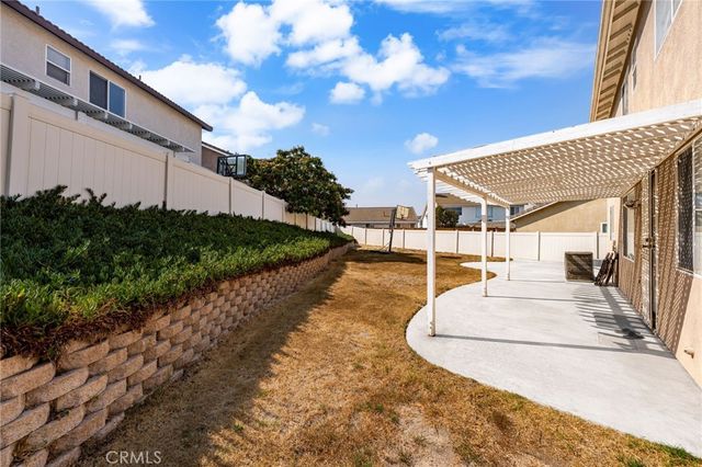 909 Heron Drive, Corona, CA 92879